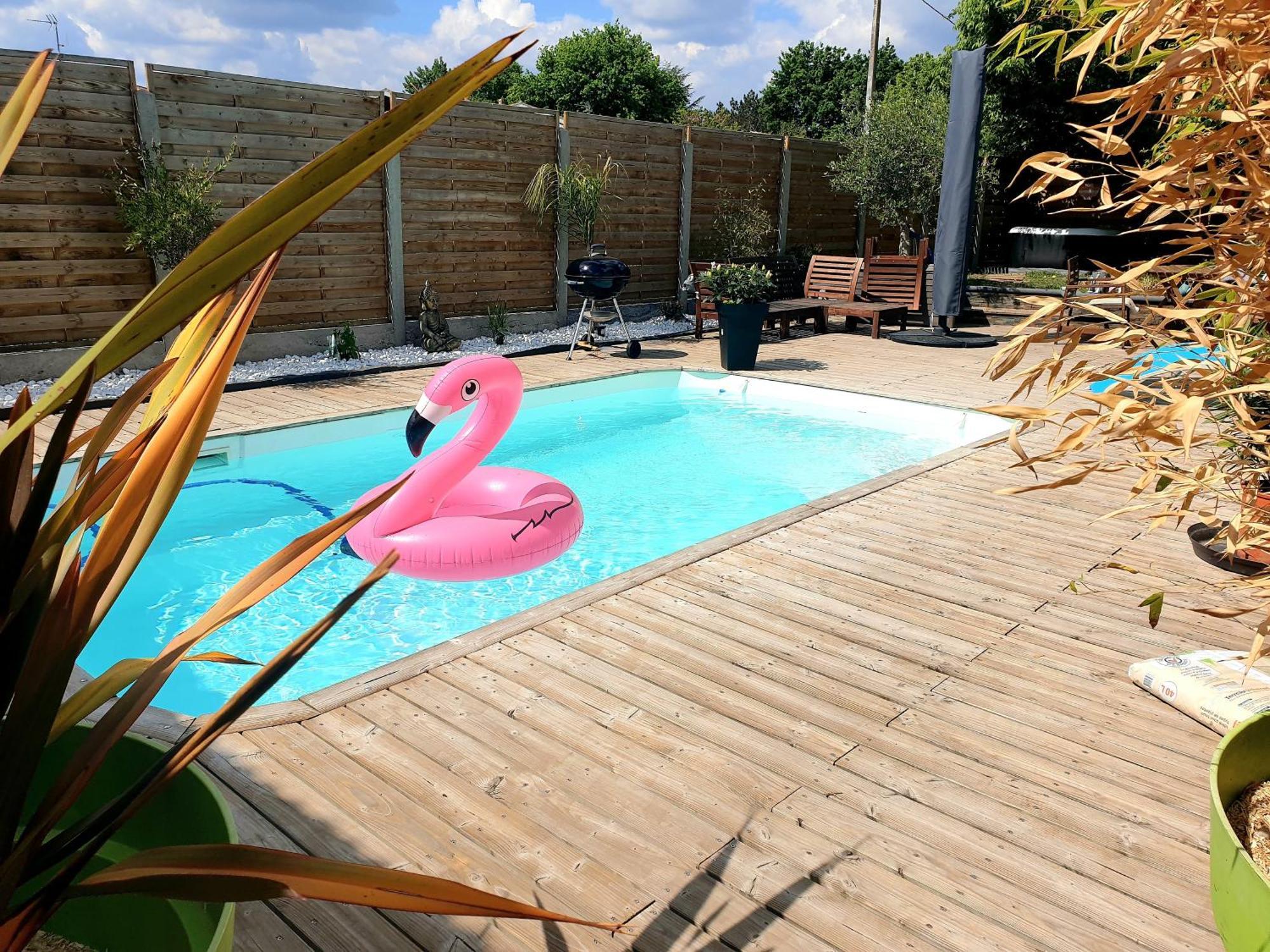 Tiny House Avec Jardin Et Acces Piscine Chauffee Villa Saint-Médard-en-Jalles Eksteriør billede