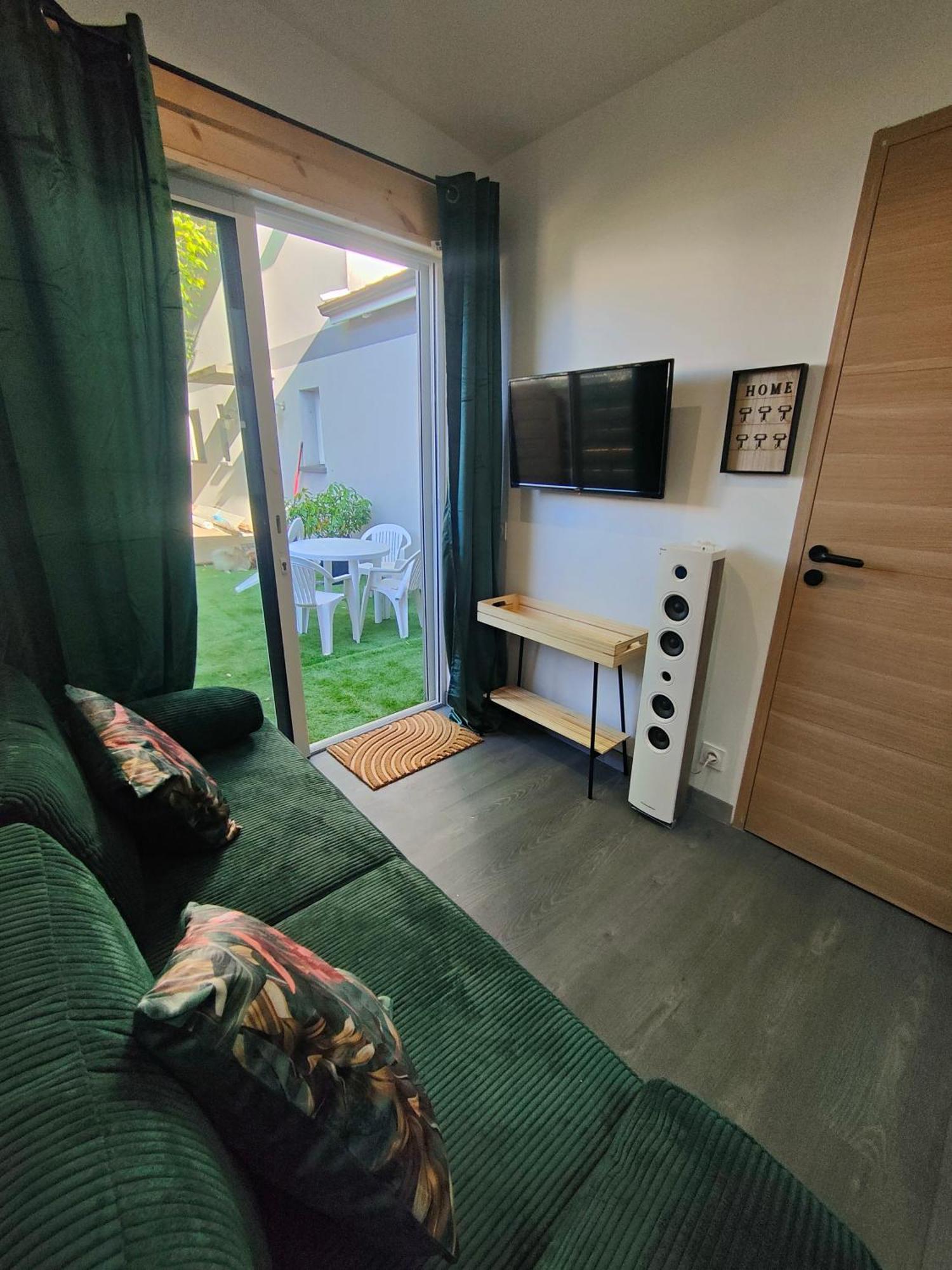 Tiny House Avec Jardin Et Acces Piscine Chauffee Villa Saint-Médard-en-Jalles Eksteriør billede